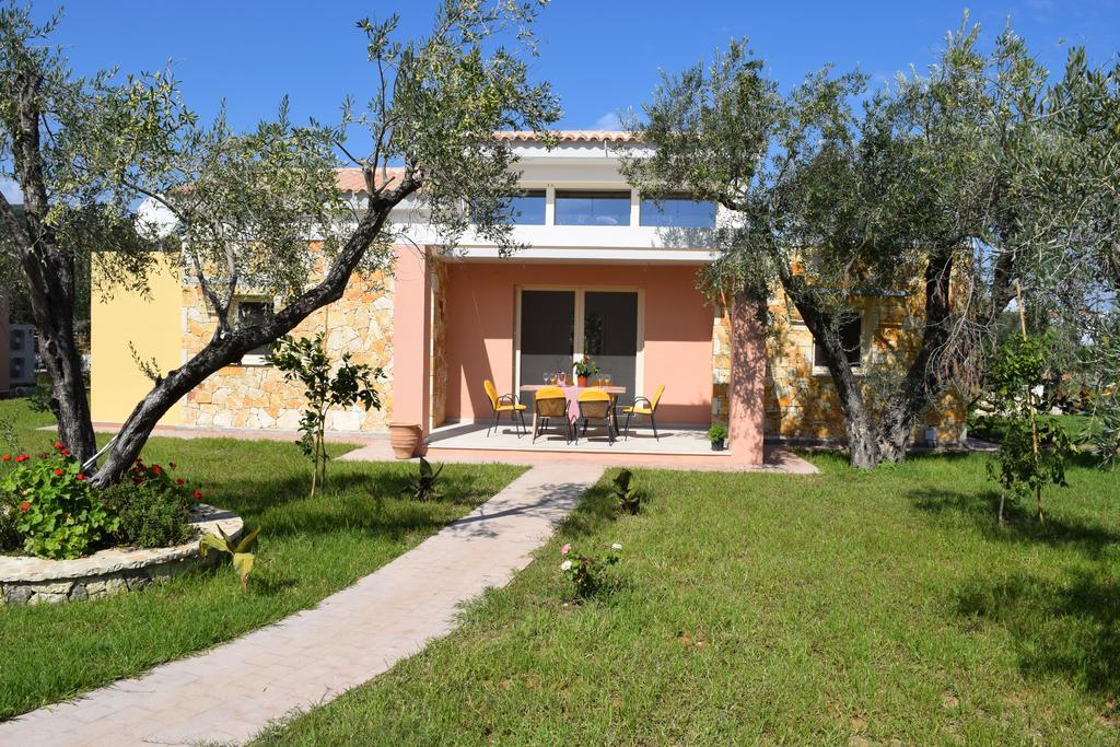 Three Stars Luxury Villas Moraitika Exterior foto